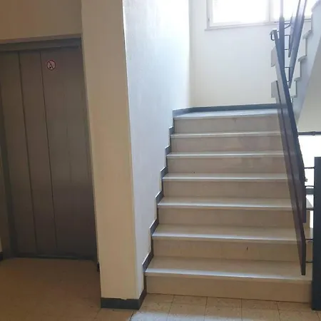 Schone 2-zimmerwohnung 60 M2